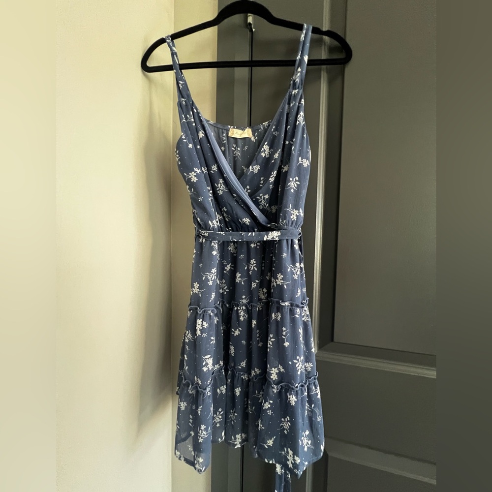 Altar’d State light blue floral spaghetti strapped sun dress size large